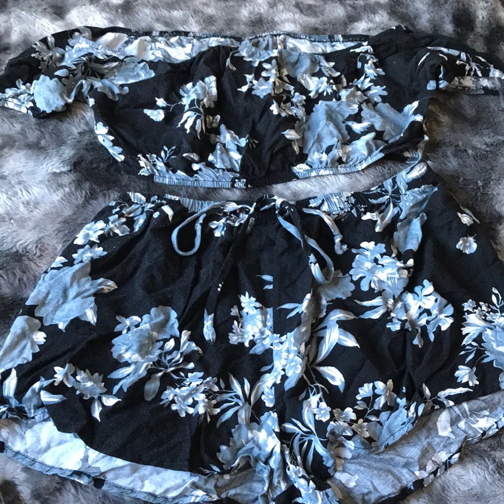 Two piece set